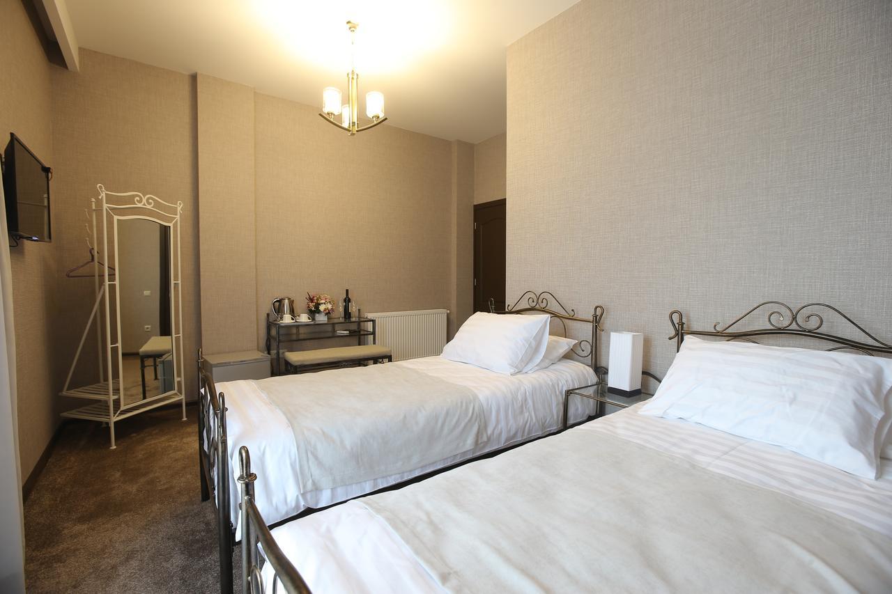 Golden Nugget Tbilisi Quarto foto